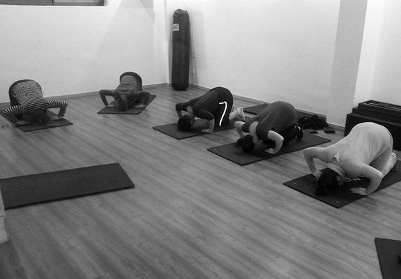 Axon centro de fisioterapia en Irún. Clases grupales hipopresivos. Gimnasia Abdominal Hipopresiva (GAH)